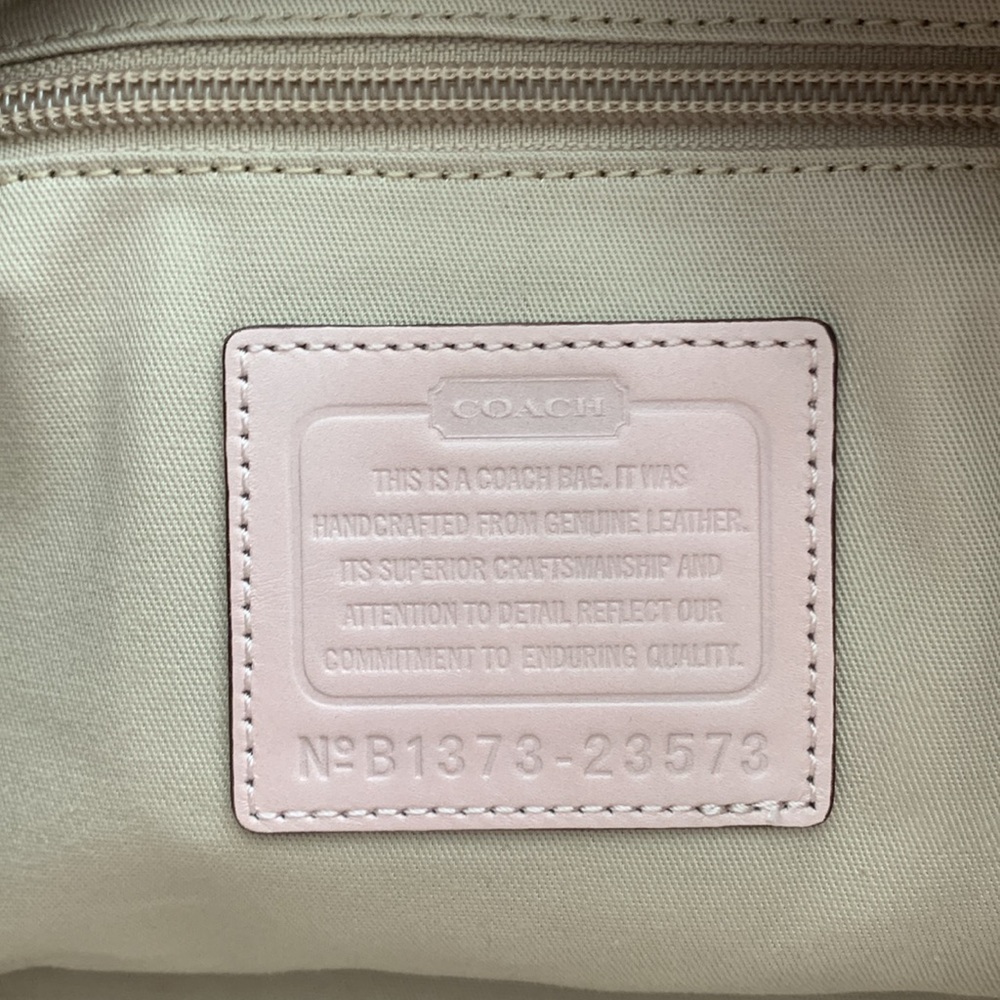 COACH Ballet Pink Leather Barrel Bag
Excellent Condition, barely used. - Picture 5 of 14